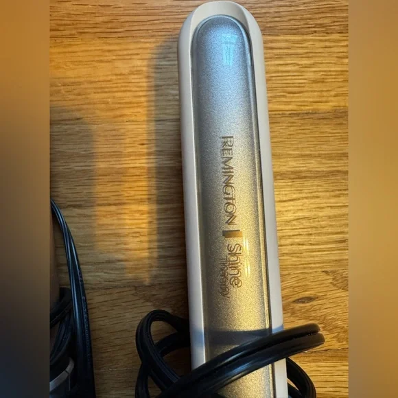Remington curling iron and straightener - Picture 2 of 5